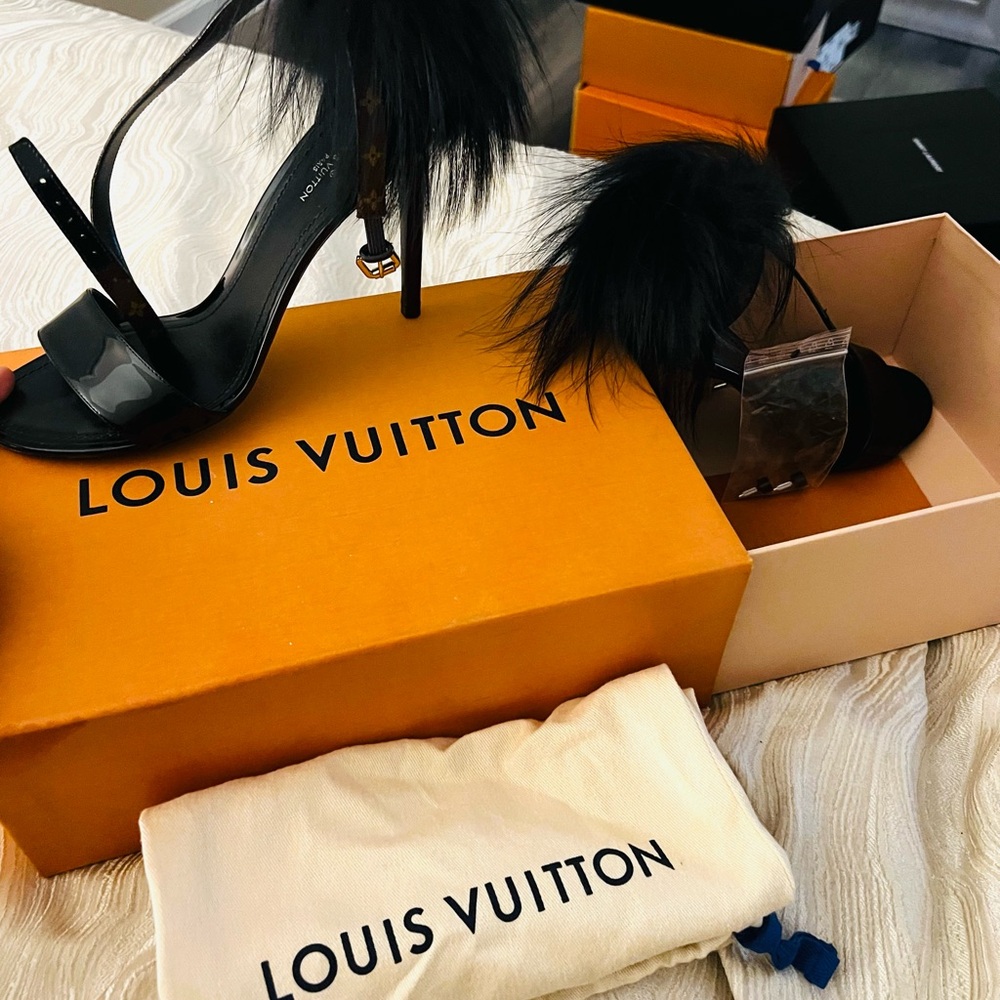 ESTATE SALE $1193 Louis Vuitton Black Heels with Fur Detail